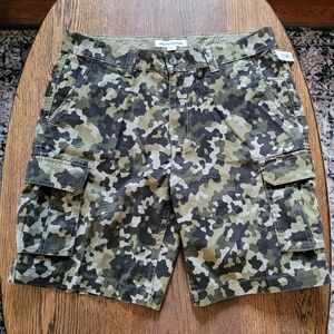 Amazon Essentials Olive Green Camouflage Cargo Shorts Size Men's 38 NEW